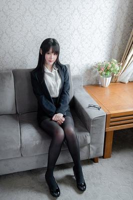 那一夜的裸足冲动原画质
